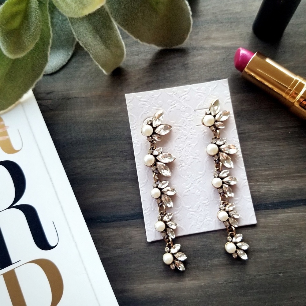 ᴇᴀʀʀɪɴɢs | elegant pearl chandelier